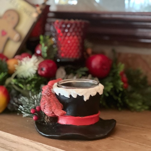 Red Bird Frosted Cupcake Christmas Candleholder - Picture 4 of 8